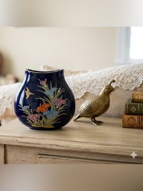 Vintage Toyo Japan Gosu Iris Cobalt Blue Vase Hummingbird Motif - Excellent